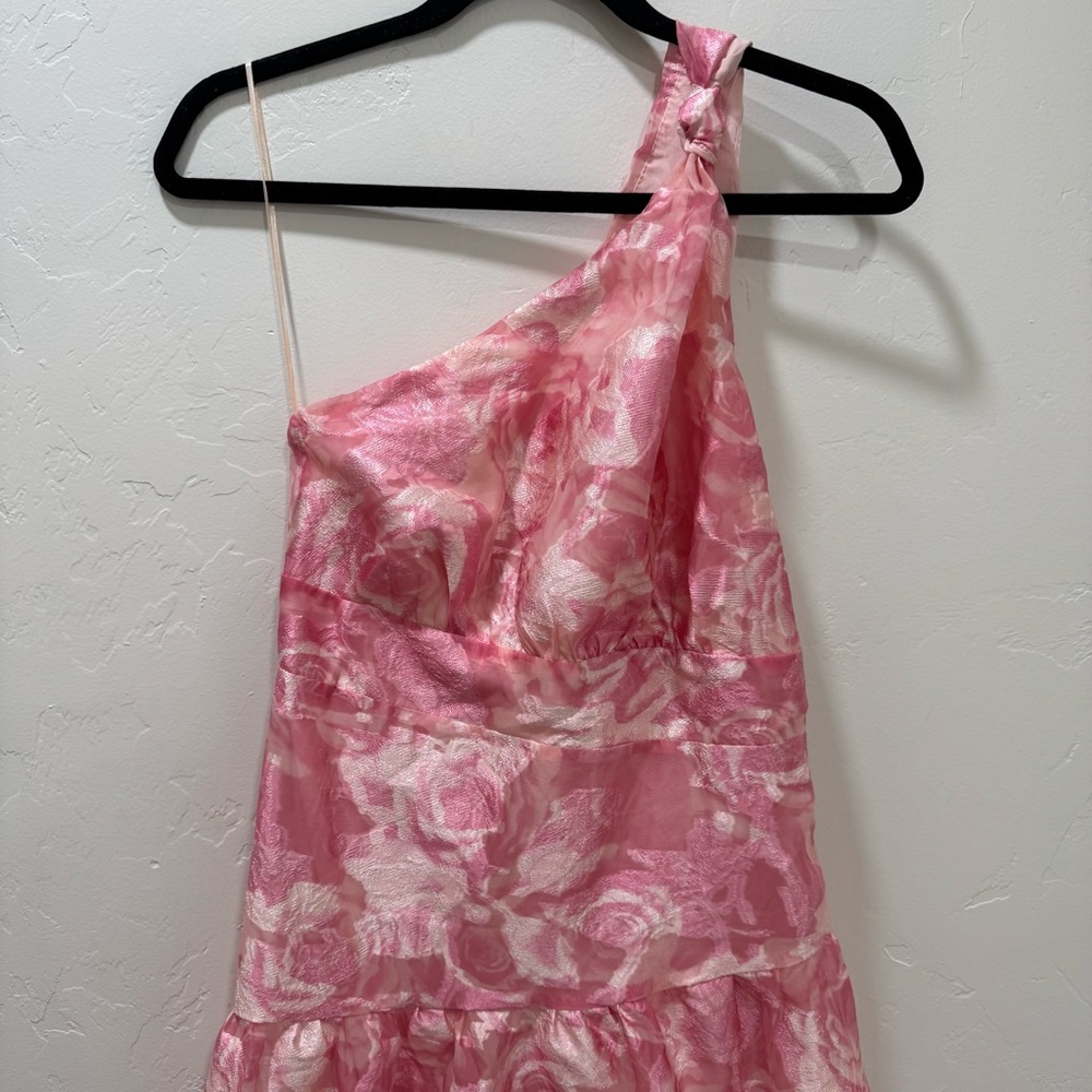 NWT Showpo. Lettie Midi Dress One Shoulder Tiered Blurred Rose Women's US 6 - Picture 7 of 15